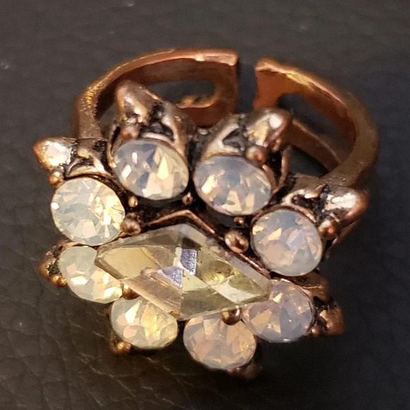 *RING flower  motif - Picture 1 of 6
